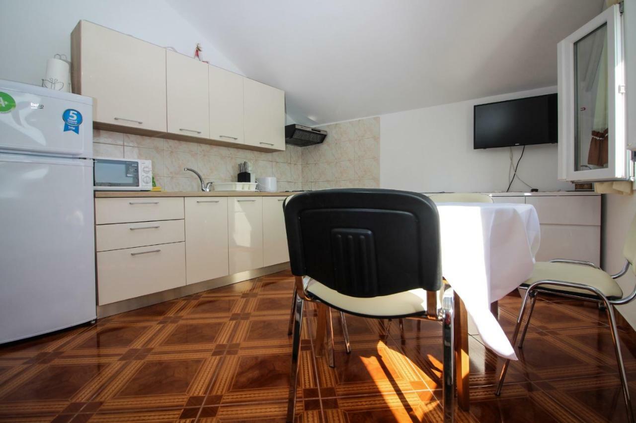 Apartmani Toni Poce Primosten Bagian luar foto