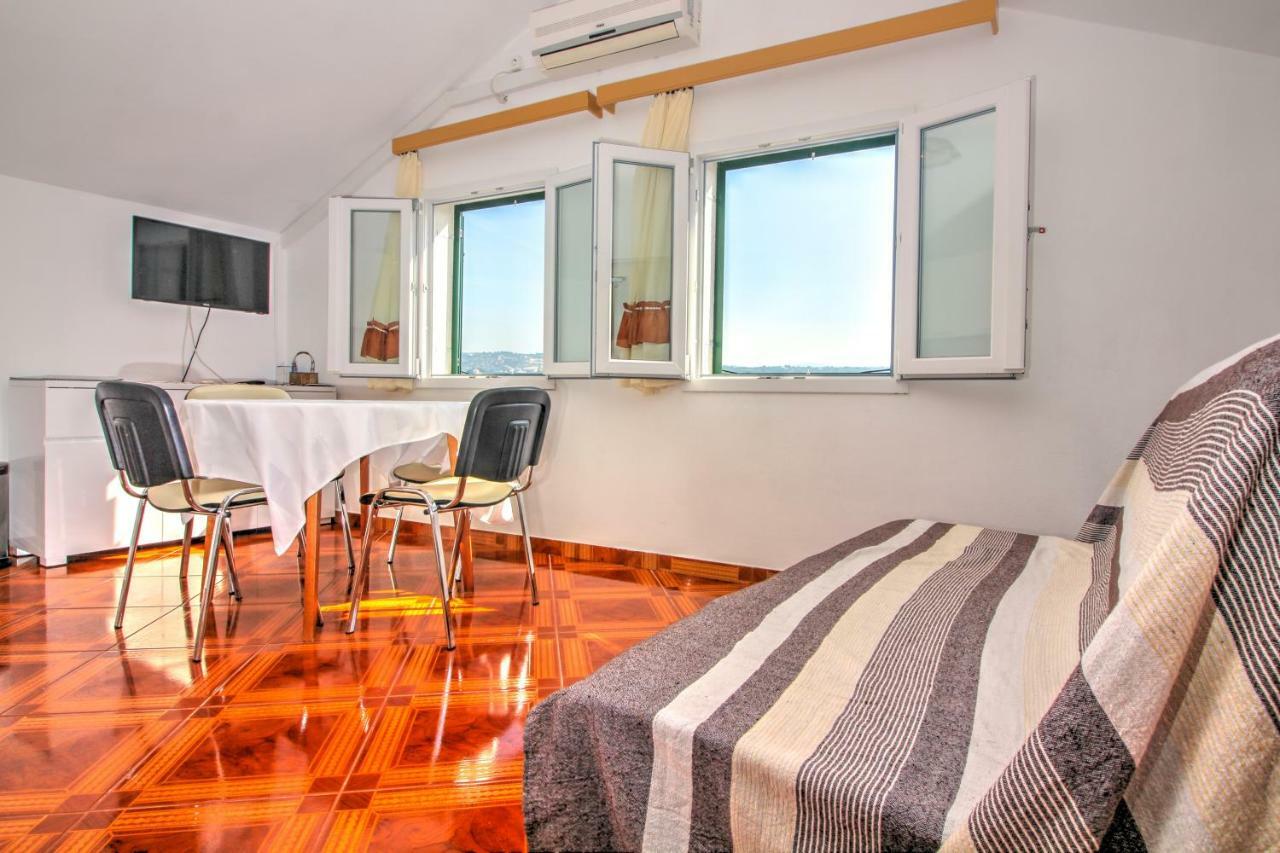 Apartmani Toni Poce Primosten Bagian luar foto